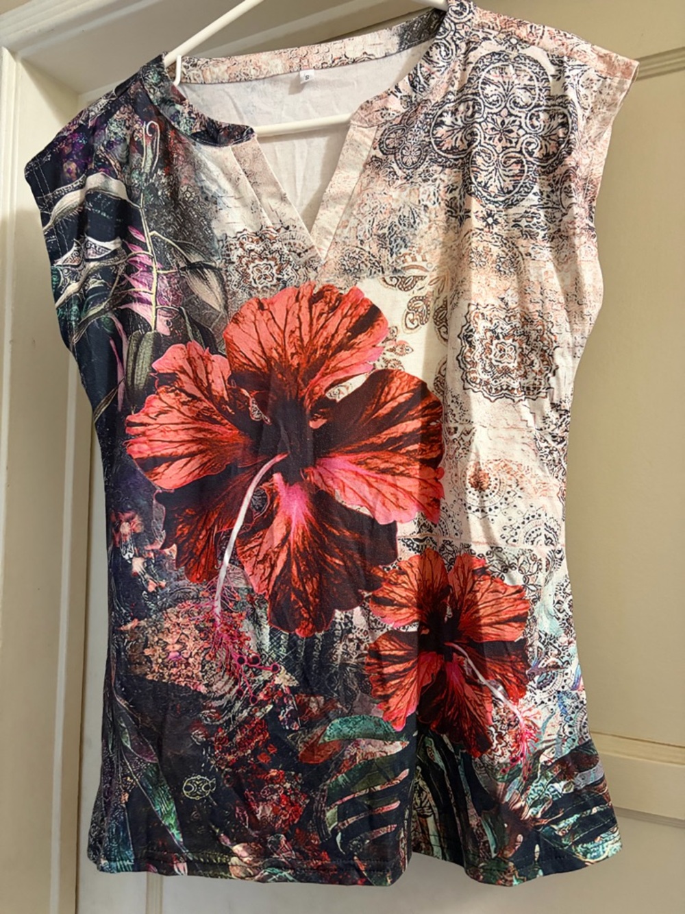 Floral V-Neck Sleeveless Top in Red and Black